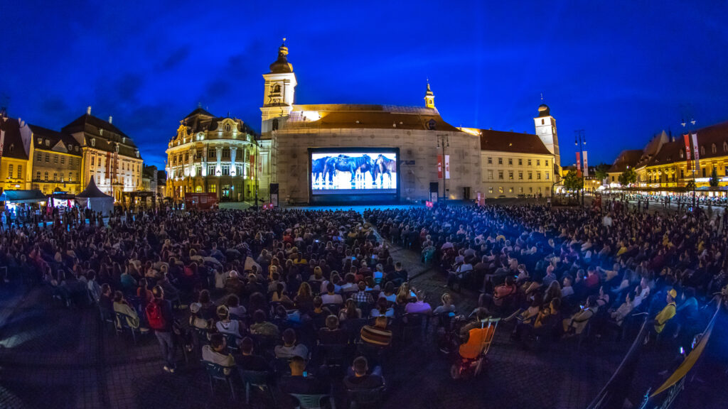 Read more about the article Teatru stradal și un film cu recorduri de public,  în deschiderea Alba Iulia Music & Film Festival 2018