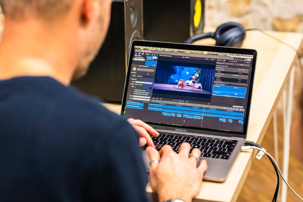 Read more about the article Unde pot merge copiii la AIMFF? Spectacole interactive și un atelier de dicție și expresivitate vocală în premieră, la Palatul Principilor